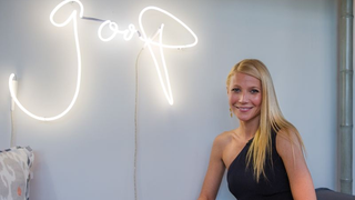 Gwyneth Paltrow's Goop Consults 'Fat Flush' Diet Quack About 'Cell Phone Toxicity'